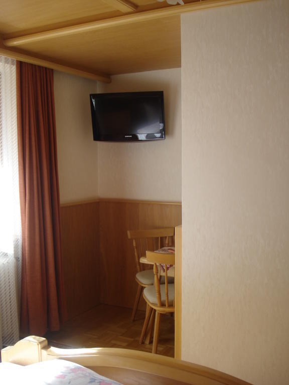 Gaestehaus Troppmair Finkenberg Rom bilde